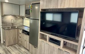 2021 Winnebago Industries Towables Minnie 2801BHS