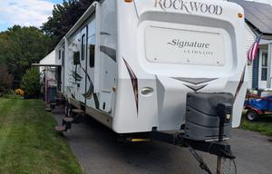 2016 Forest River RV Rockwood Signature Ultra Lite 8312SS RV rental photo 3