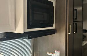 Roxy 2024 Thor Chateau 25M