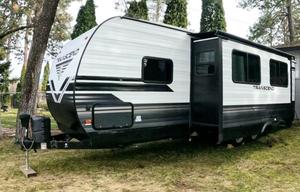 Mountaineer-  Solar Lux bunkhouse! InlandNWRentals