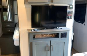 The Voyager~ 2 bed/1 bath Quad bunks, sleeps 8