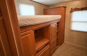 Family friendly bunk house 5th wheel camper
