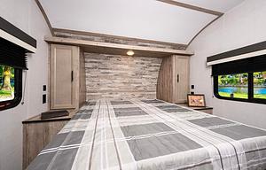 2023 Gulf Stream RV Conquest Ultra-Lite 236RL RV rental photo 7