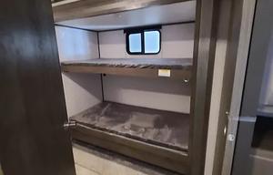 2021 Dutchmen RV Coleman Lantern Series 334BH RV rental photo 7