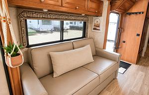 Meet "Nomad" 2019 Winnebago Vista LX
