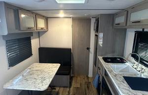 2024 Coleman 17r