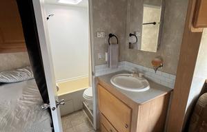 2007 Thor Wave BH RV rental photo 8