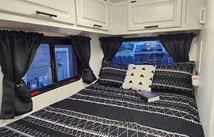 Cute Cozy Camper!