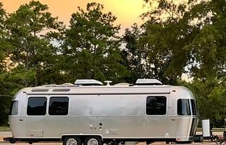 Airstream Globetrotter 27FB