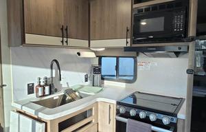 Voyager - Luxury 34ft trailer with 2 rooms & solar