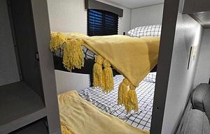 Brand New Viking, Spacious and Clean "The Beehive"