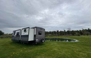 Haven on wheels! 2018 Crossroads Zinger Sleeps 10+