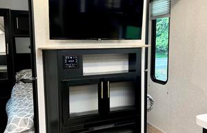 2022 GREY WOLF - PERFECT FAMILY CAMPER, SLEEPS 8