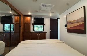 2016 KZ Durango Gold 8 Guests - DELIVERY ONLY
