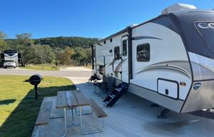 2021 Bunkhouse / KING Bed!!!  ***Delivery Only***