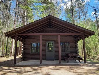 Tom's Lake Cabin