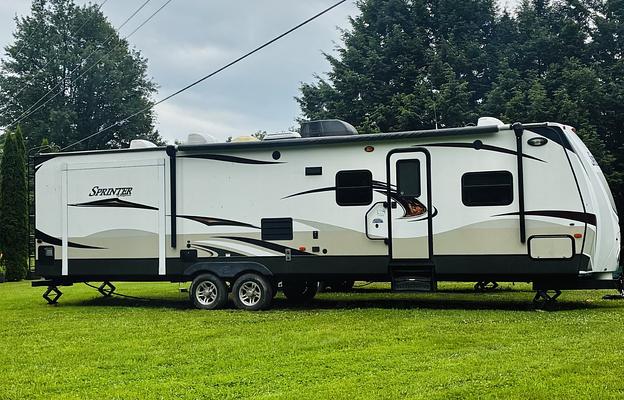 37' Keystone Sprinter Big and Perfect for familys!