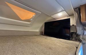 Compact Alaska RV – Simple & Stress-Free Driving