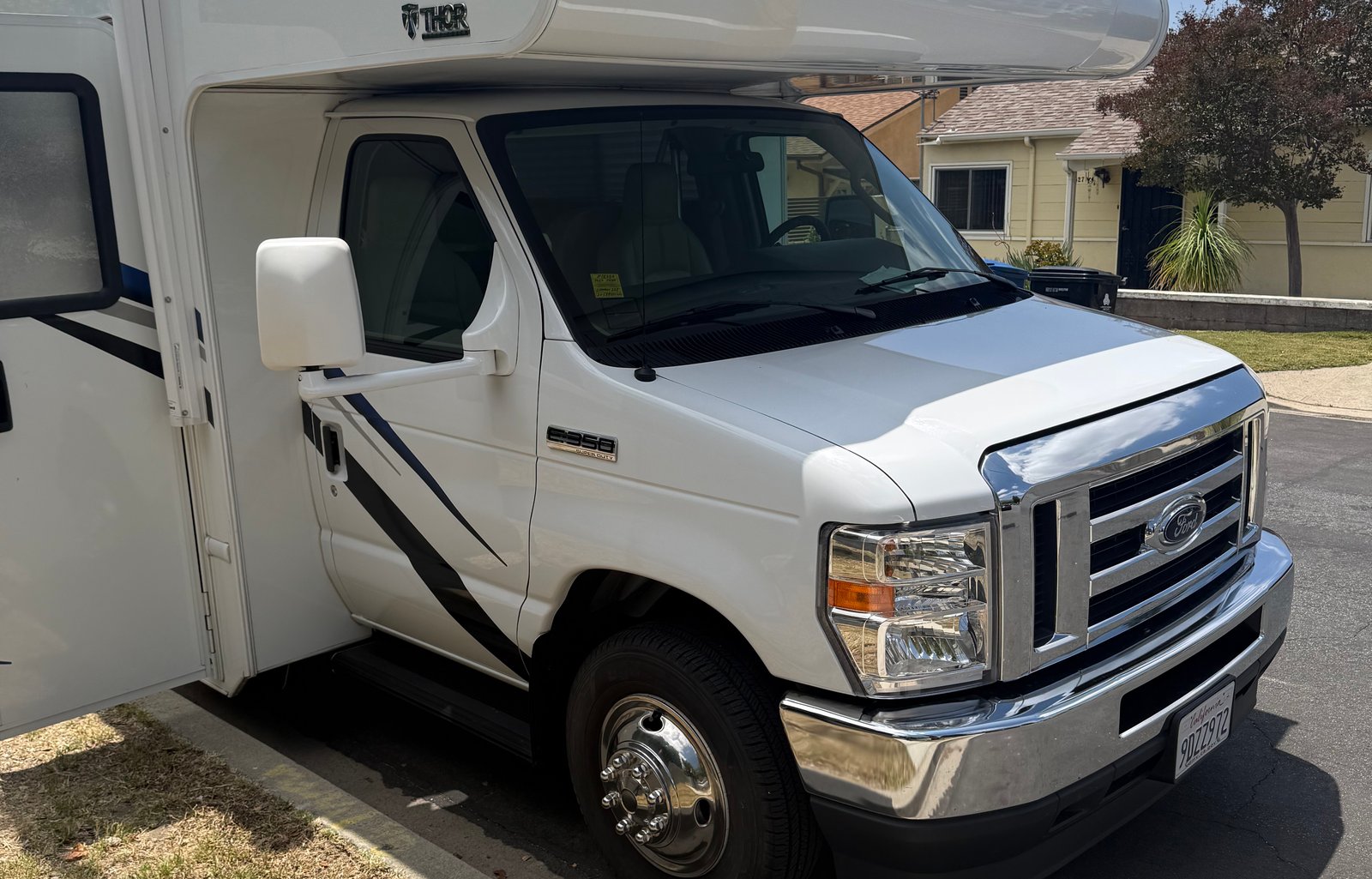 Thor Chateau 22E — Your Home on the Road Awaits!