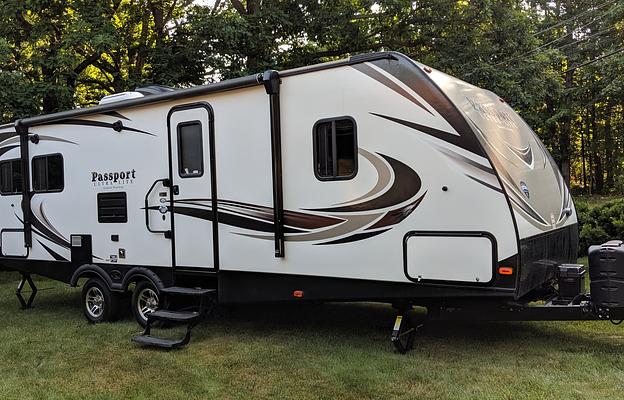 Lake Site Camping Passport 2520RL