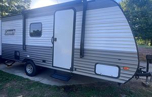 2024 Coleman Lantern 17B – Family & Pet Friendly!