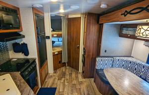 Sequoia: Family Camper with bunk bed - Sleeps 6!