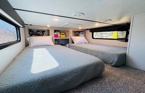 The Cabana Montana - 2021 Montana HC 377FL
