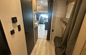 S17 -2027 Sunseeker 3250 Bunkhouse