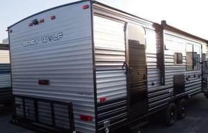 32 ft SMART HOME CAMPER WiTH HOT TUB & MESAGE CHAiR