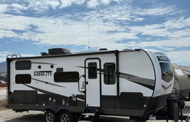 Rockwood Mini: Bunks, Murphy Bed, Outdoor Kitchen!