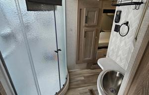 Great 5th wheel to tackle any trip.