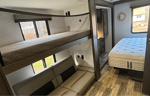 Fully Stocked NEW FR3 Class A Seats 8 sleeps 10