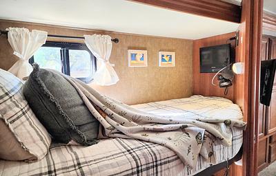 Renovated! "Lucky" the Leprechaun *Sleeps 10*