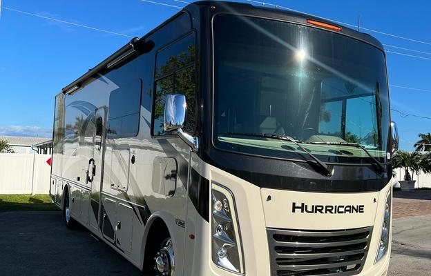 2022 Thor Motor Coach Hurricane 31C