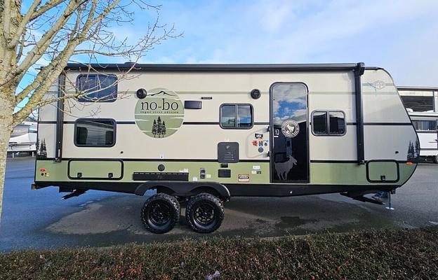 Modern Family RV|Sleeps 8| Bunks, Grill & Easy Tow