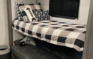 2021 Kodiak Ultra-Lite 332BHSL Huge Bunkhouse