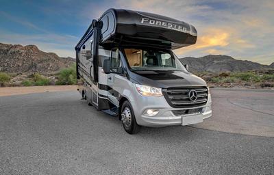 Ultimate Mercedes Couples Retreat on Wheels!