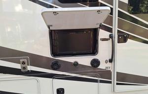 2014 Georgetown 351DSF RV rental photo 16