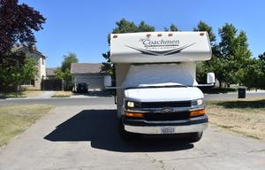 Perfect Couples Coach + 2 kids 23ft Freelander