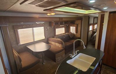 2014 Coachmen RV Freedom Express Sleeps 10