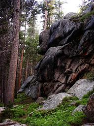 Rocky cliff in Dead Swede Campground