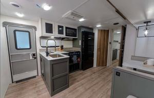 2024 Heartland Eddie Bauer 34 BHS RV rental photo 9