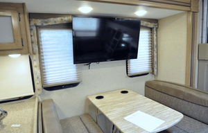 Hit the Road in a 2018 Thor Windsport!
