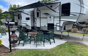 2023 Keystone RV Cougar 364BHL RV rental photo 4