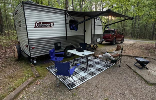 Portable Airbnb\2024 Dutchman Coleman Lantern 17B