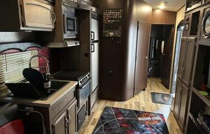 2016 Winnebago Spyder Toy Hauler  (DELIVERY ONLY)