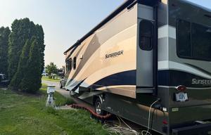 Spacious and Comfortable Class C Motorhome!