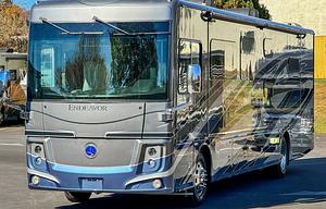 Holiday Rambler Luxury Coach /2 Full Baths & Bunks