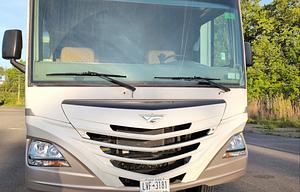 2011 Fleetwood RV Storm 32BH RV rental photo 4