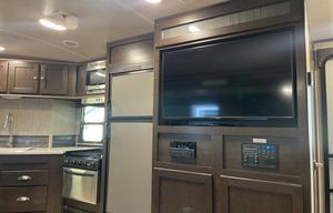2019 Shadow Cruiser 30'